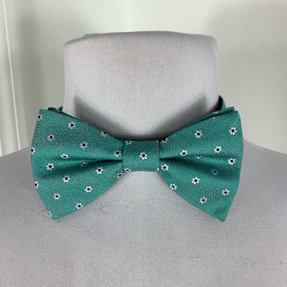Tommy Hilfiger Bow Tie